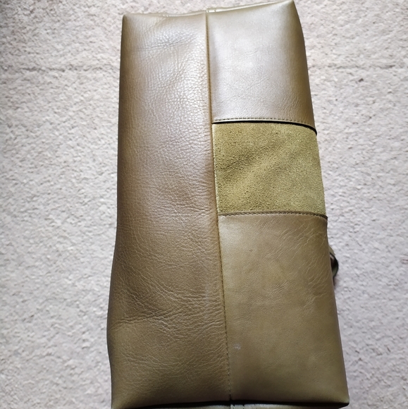 Madewell Suede Stripe Transport Leather Tote
NWT - Picture 8 of 8